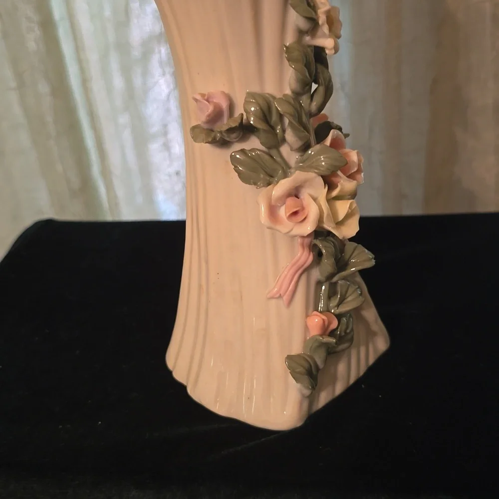 Flower Vase 3D Raised‎ Pink White Flower 7 Inch Bud Fluted Vase White Ceramic